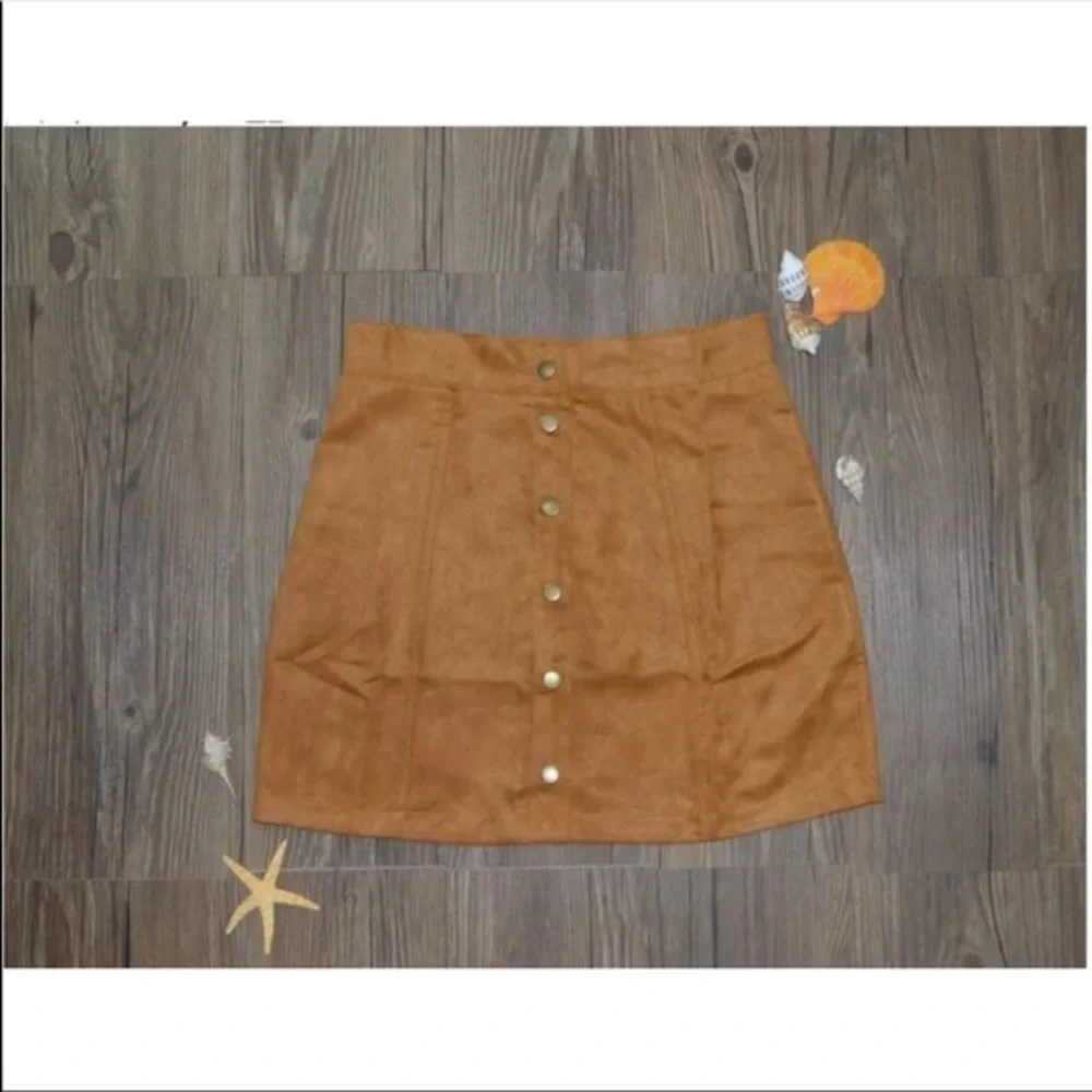 ✨RESTOCK✨FUN & FLIRTY BUTTON DOWN SKIRT IN COGNAC‎ - Picture 2 of 5